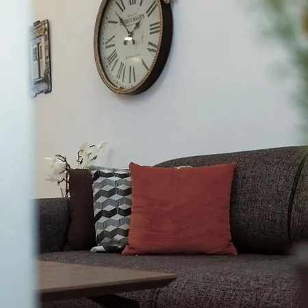 Elegant Two-bedroom In Upscale Surroundings Apartamento *