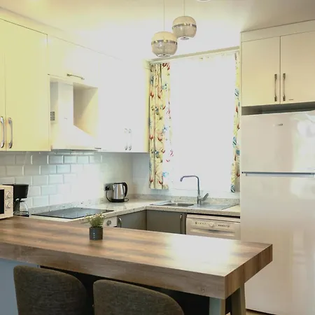 Elegant Two-bedroom In Upscale Surroundings *