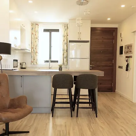 Elegant Two-bedroom In Upscale Surroundings * Cirénia