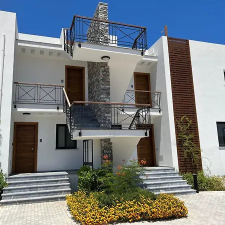 Elegant Two-bedroom In Upscale Surroundings Appartamento *
